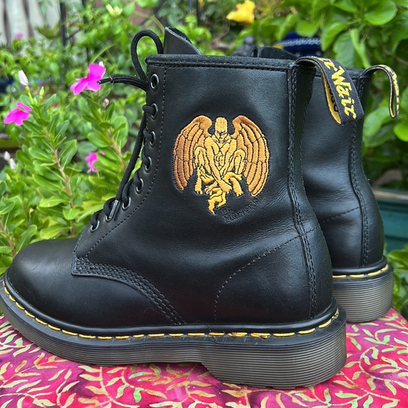 🏴󠁧󠁢󠁥󠁮󠁧󠁿 Dr. Martens MIE Vintage Embroidered Gargoyle Boots UK 5 - Picture 9 of 17